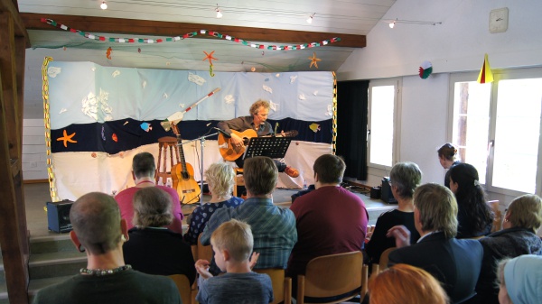 Konzert mit dem Gitarristen Francis Duende im Betreuten Wohnen